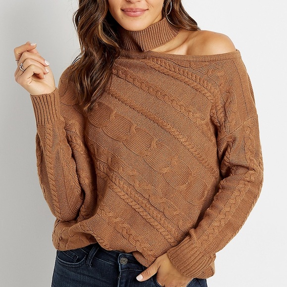 Cable Knit Mock Neck One Shoulder Sweater - Picture 5 of 10